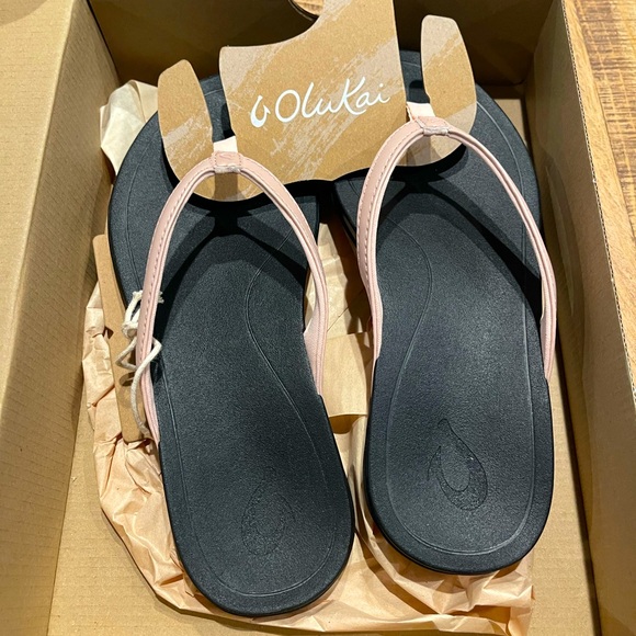 Olukai pink flip flops - Women’s Ho'opio Sandals, size 6 - Picture 4 of 5